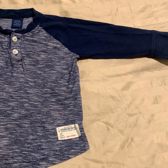 Baby Gap blue crew long sleeve T-shirt 12-18months - Picture 2 of 4